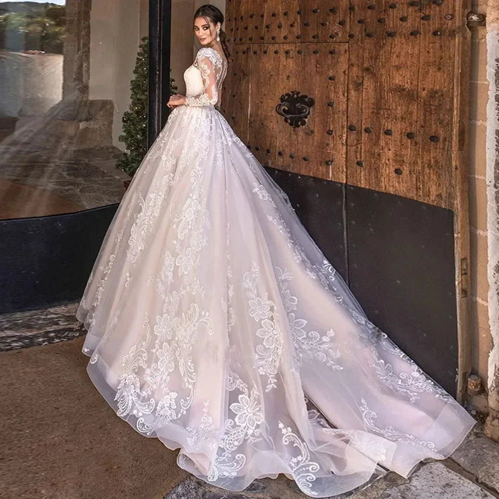 Ramanda Exquisite Lace Appliques Ball Gown Long Sleeves Wedding Dress For Bride Buttons Illusion Back Court Train Bridal Gown (ZD13338)
