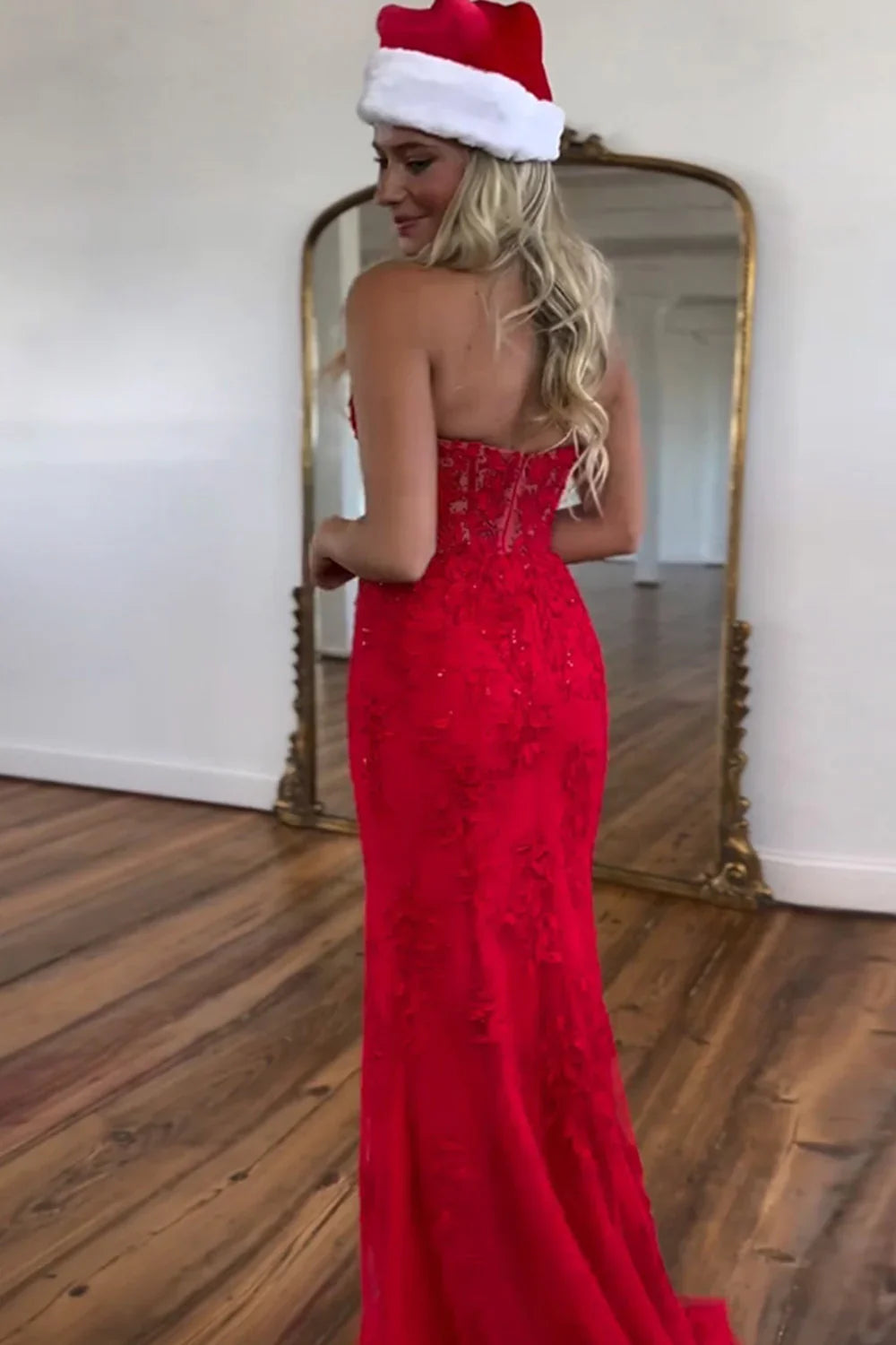 Stunning Mermaid Deep V-Neck Long Lace Prom Dress With Split - View 4 | VelvetHem