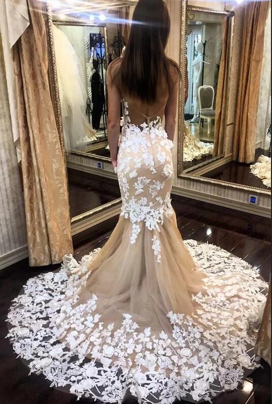 Romantic Sleeveless Lace Mermaid Wedding Dress Long