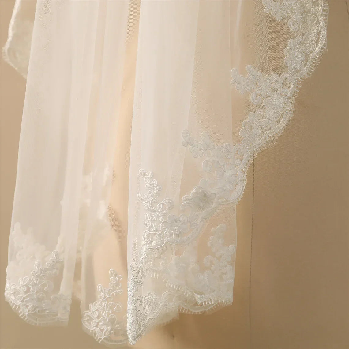 Short Bridal Veil Lace Tulle Wedding Veil in White , Off-white , Ivory