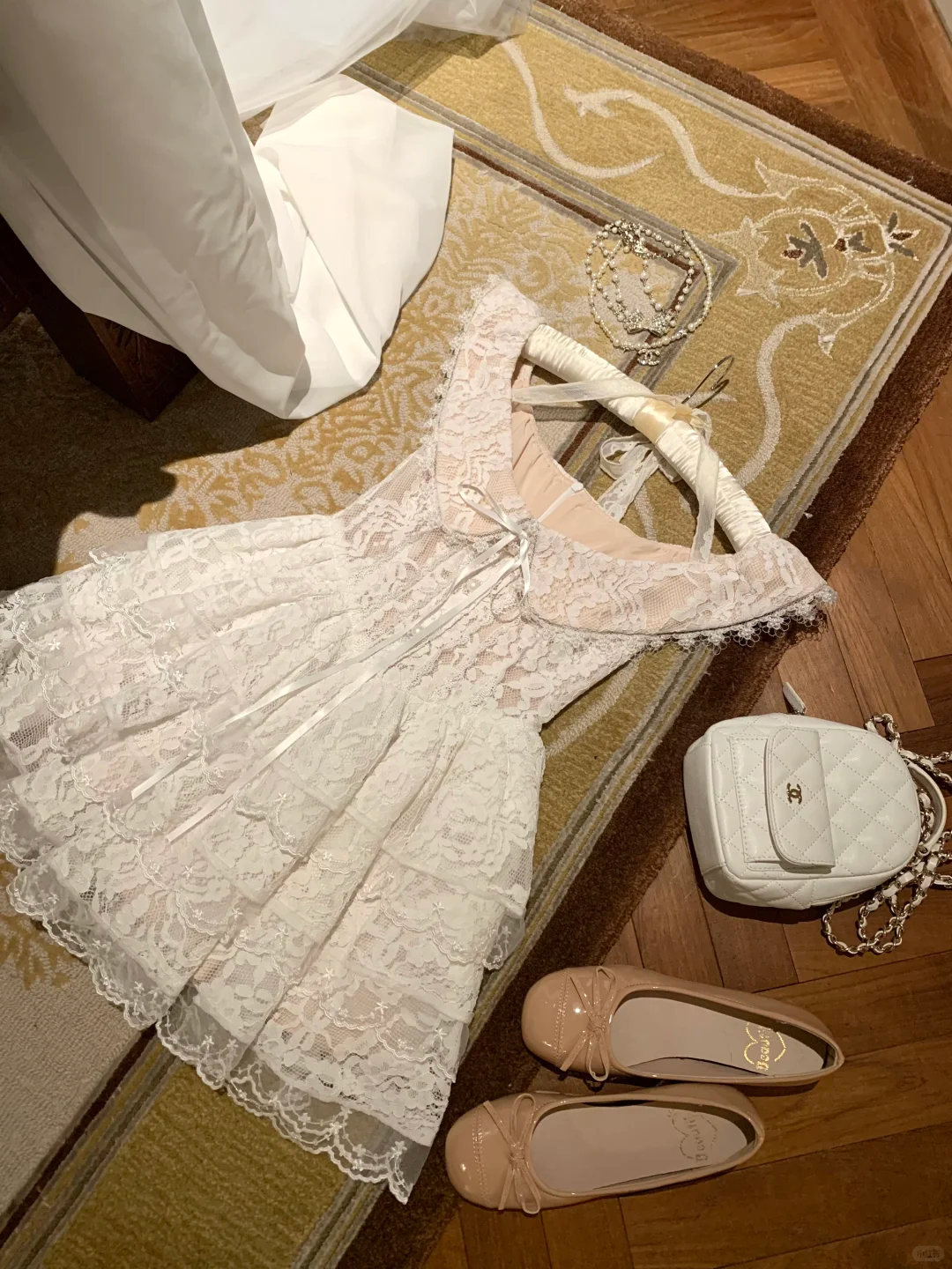 Vintage Lace Layered A Line Short 19th Birthday Outfits White Formal Graduation Homecoming Dress - View 2 | VelvetHem