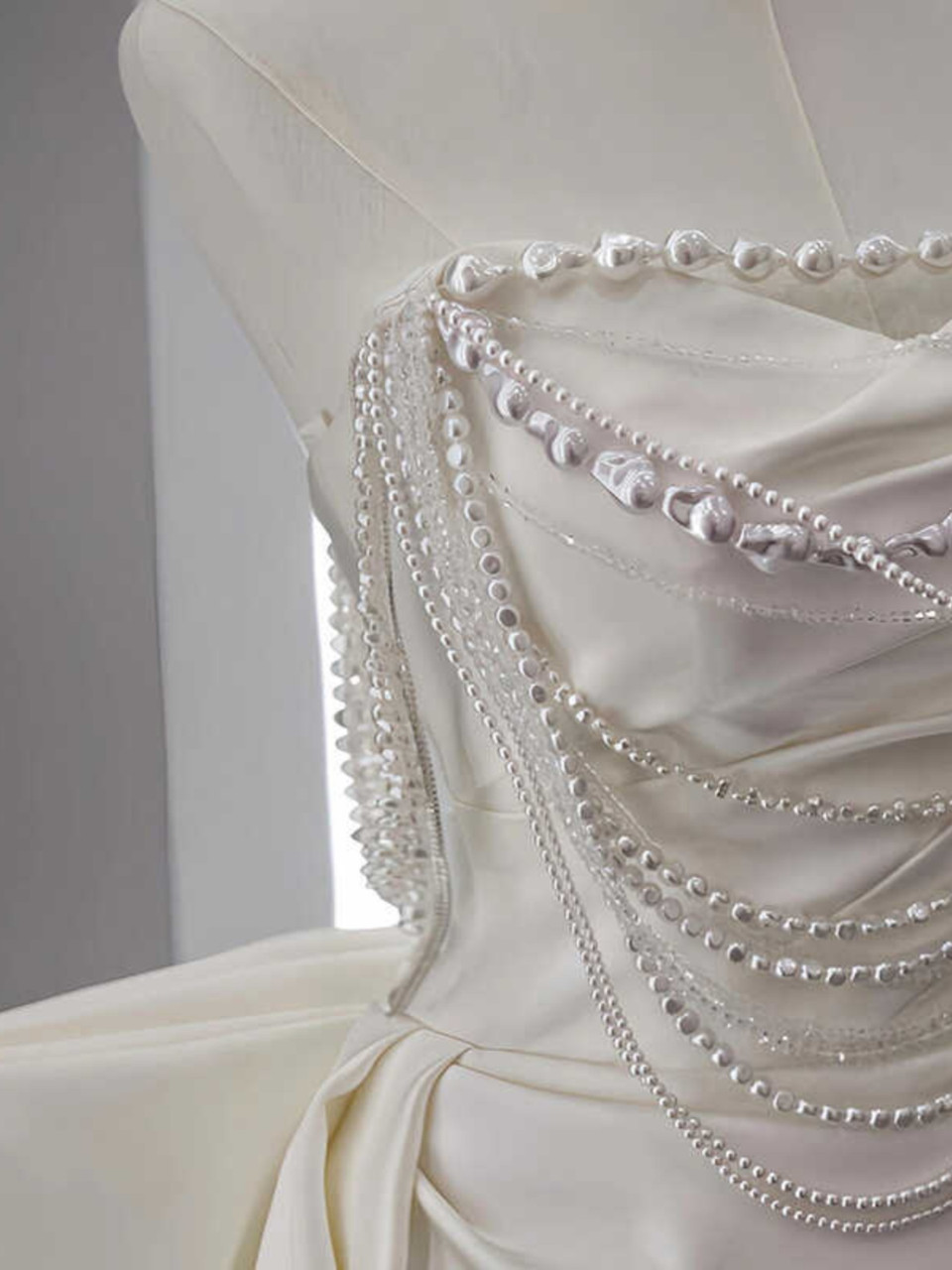 Unique Mermaid White Satin Strapless Pleats Long Satin Wedding Dress