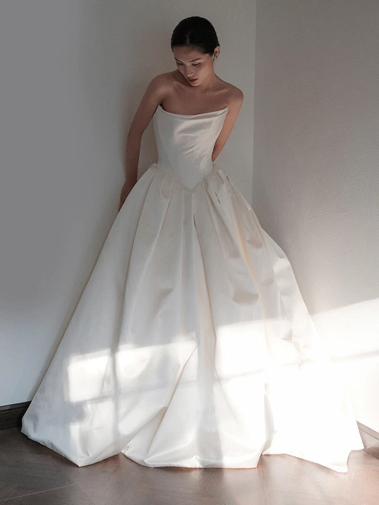 Unique Ball Gown Strapless Neckline Long White Satin Wedding Dresses