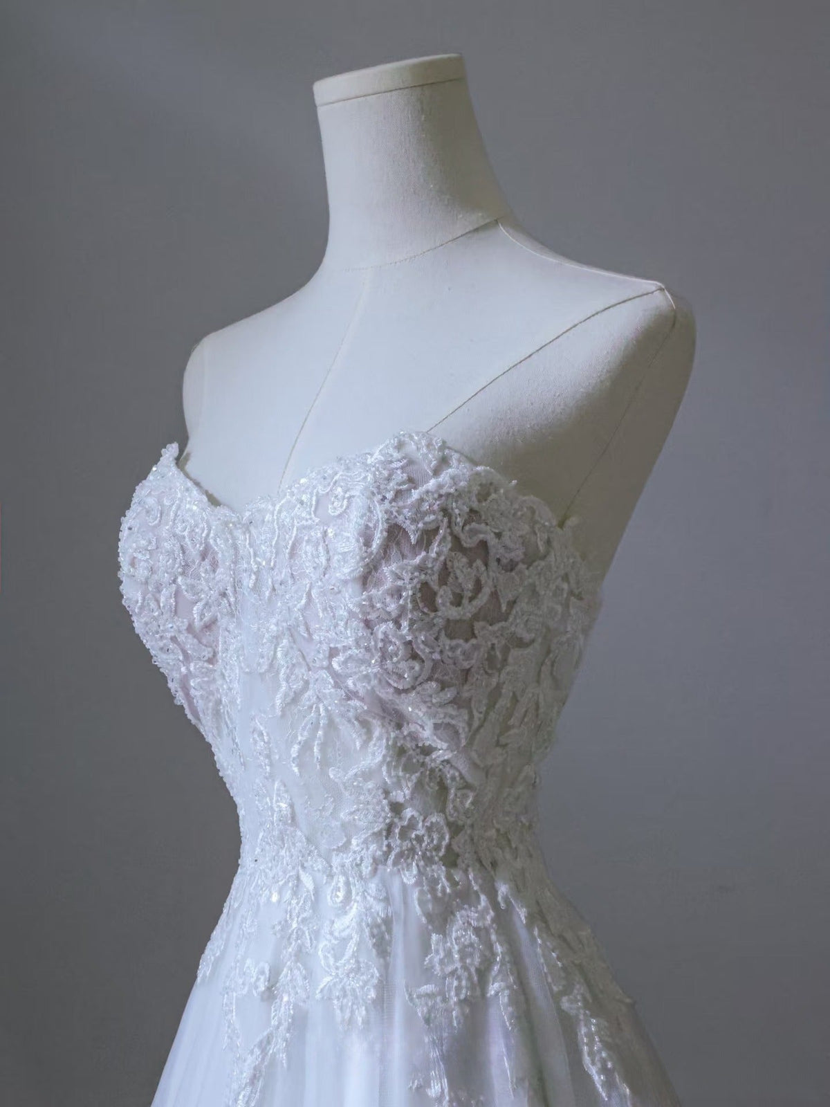 Timeless A Line Sweetheart Lace Tulle White Wedding Dresses Brides Dress - View 3 | VelvetHem