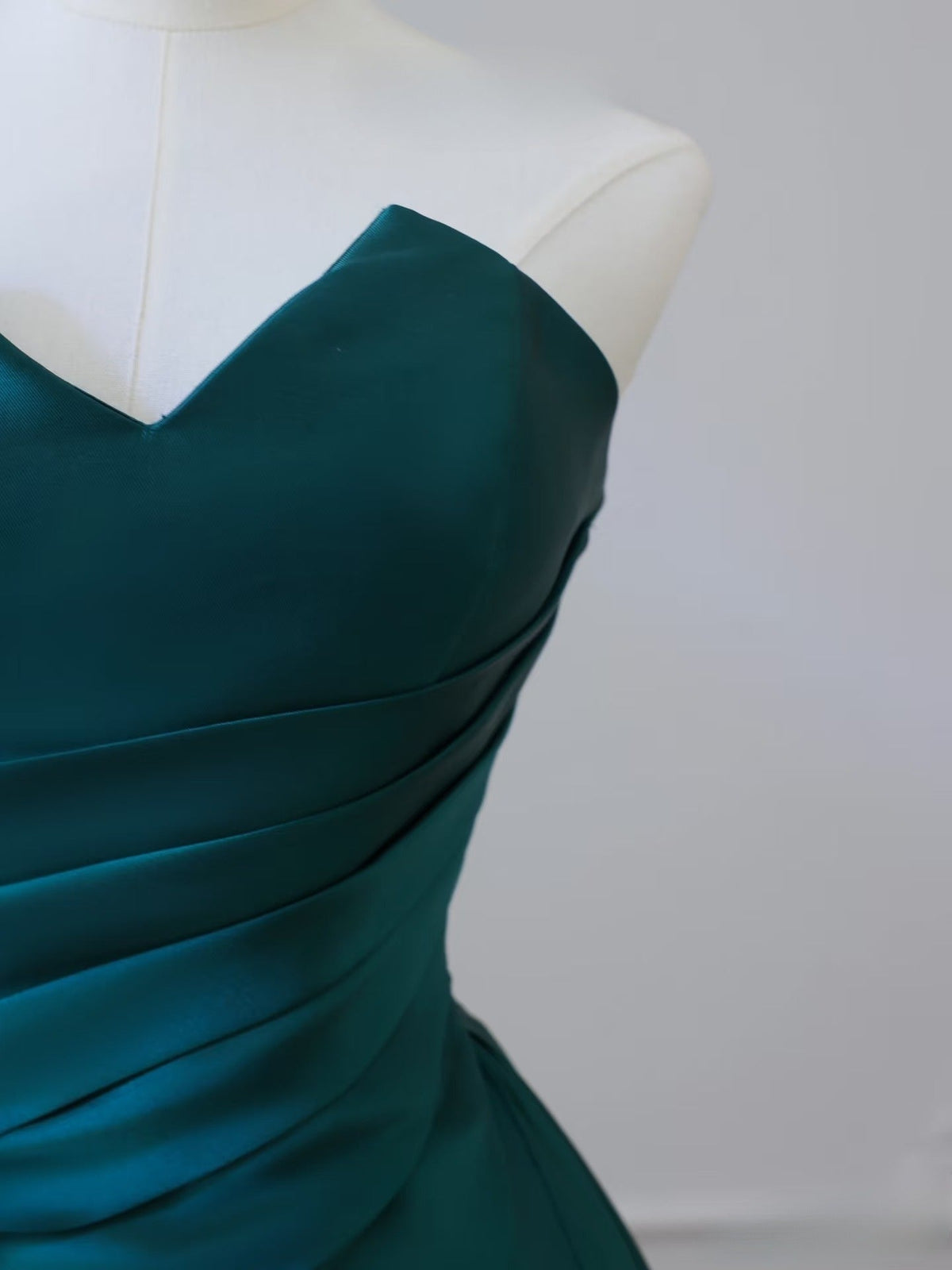 Pretty Ball Gown Sweetheart Satin Ruffles Long Prom Dresses Party Dress - View 5 | VelvetHem