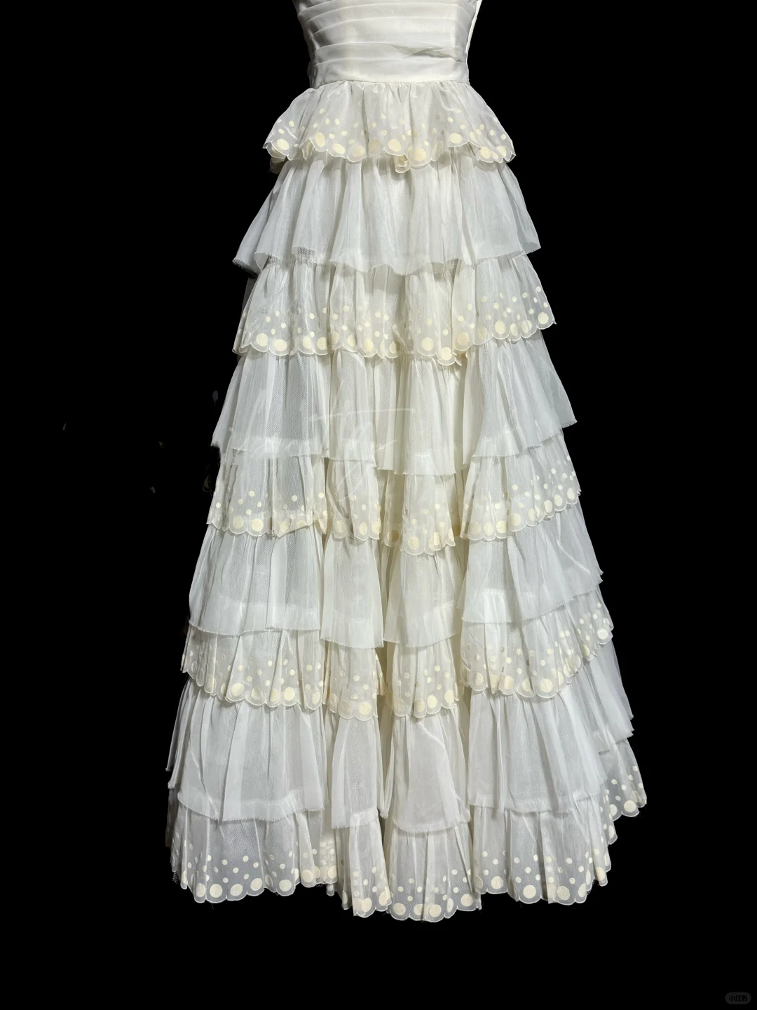 Vintage Ball Gown Strapless White Lace Prom Gown Fairy Prom Dresses - View 4 | VelvetHem