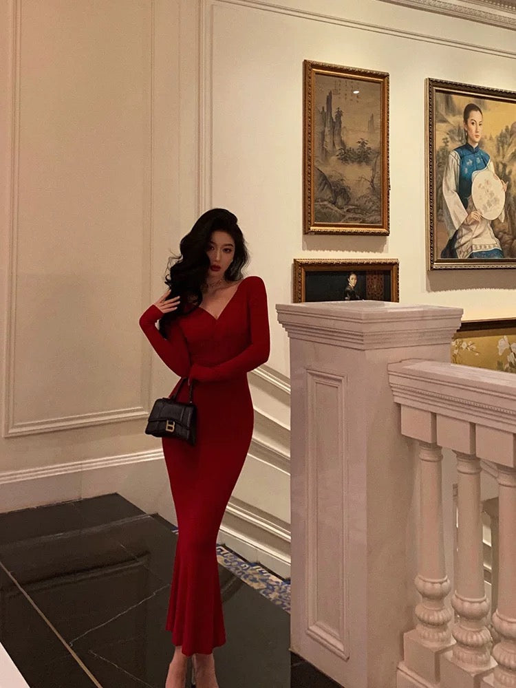 Gorgeous Mermaid V Neckline Long Sleeves Red Date Night Dress Prom Dresses Birthday Outfit - VelvetHem