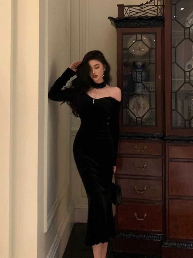 Elegant Mermaid High Neckline Black Velvet Prom Dresses Birthday Outfits Evening Gown - View 5 | VelvetHem