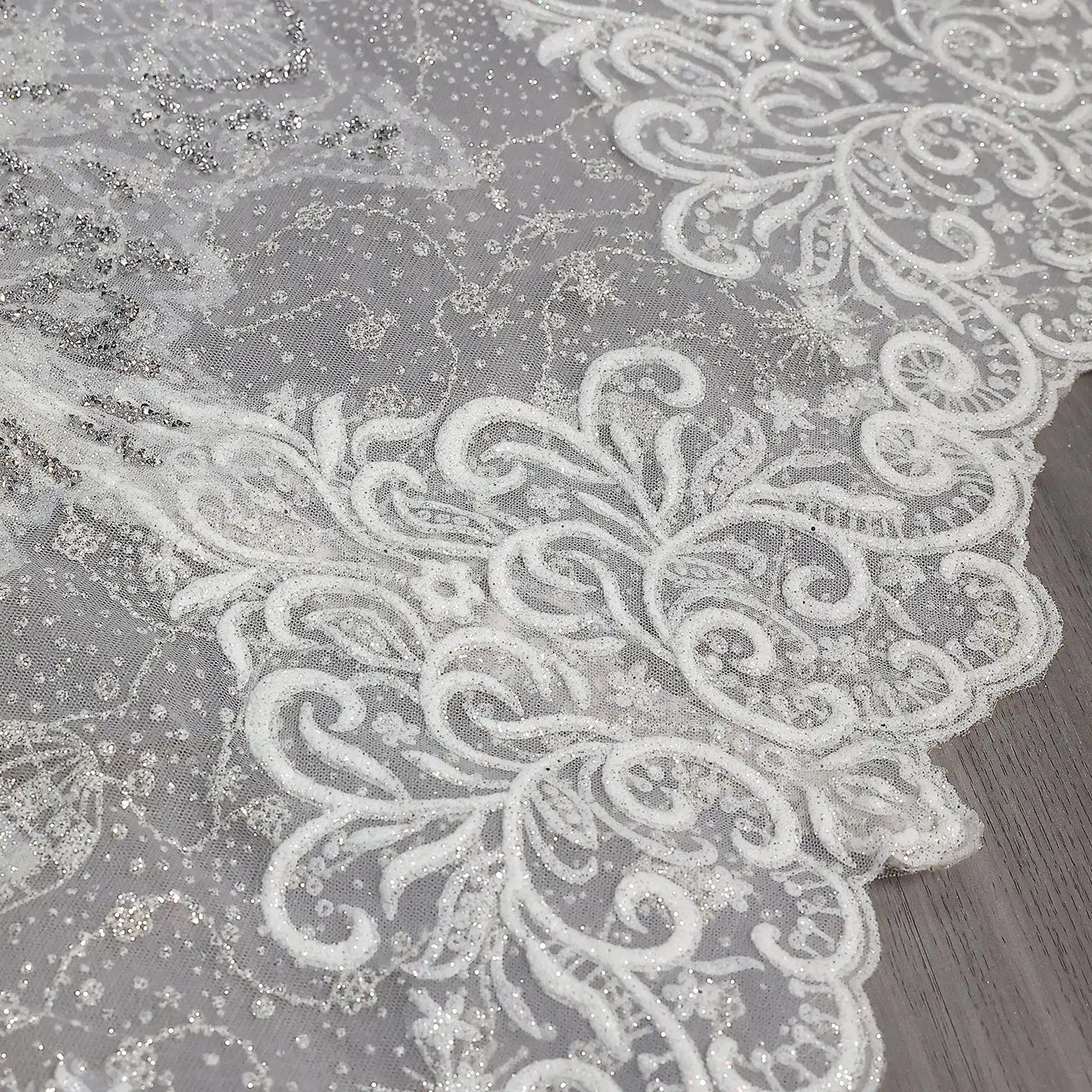 Luxury Embroidery Puff Sleeve Ball Gown Wedding Dress ZP156