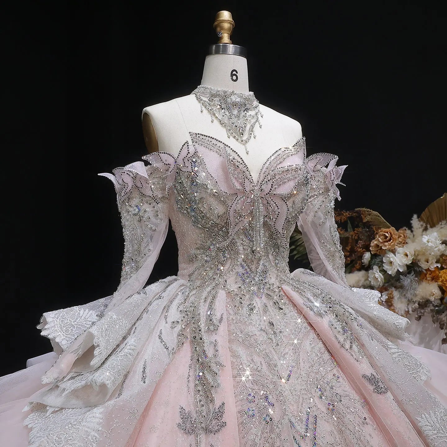 Luxury Embroidery Puff Sleeve Ball Gown Wedding Dress ZP156
