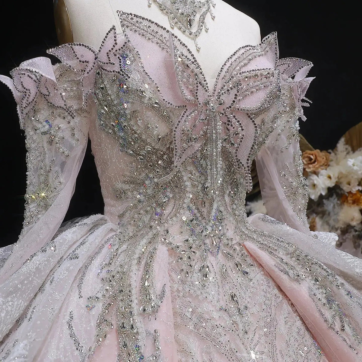 Luxury Embroidery Puff Sleeve Ball Gown Wedding Dress ZP156