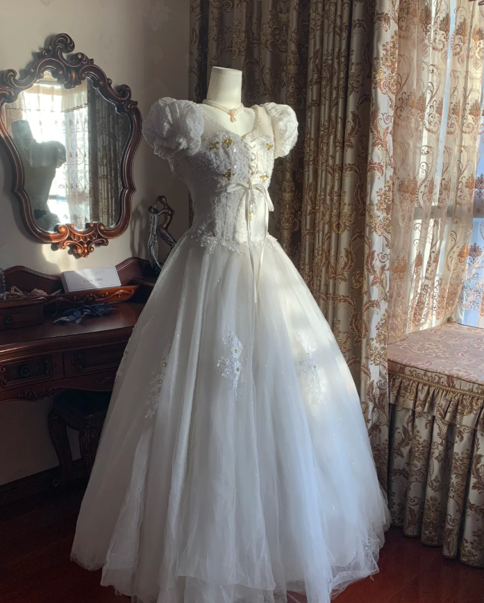 Classy White Ball Gown Tulle Lace Beaded Long Wedding Dress Formal Bridal Dress - View 3 | VelvetHem