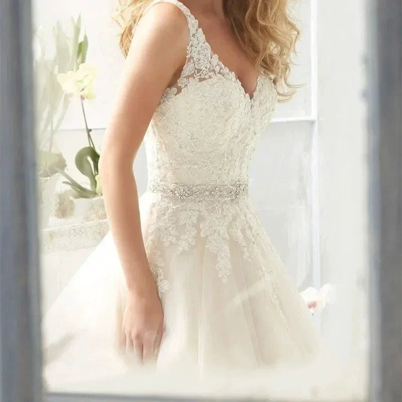 Sexy Lace Wedding Dresses Long Train Simple Bride Floor Length Long Sleeve Applique Lace up Open Back Wedding Dresses (ZD13291)