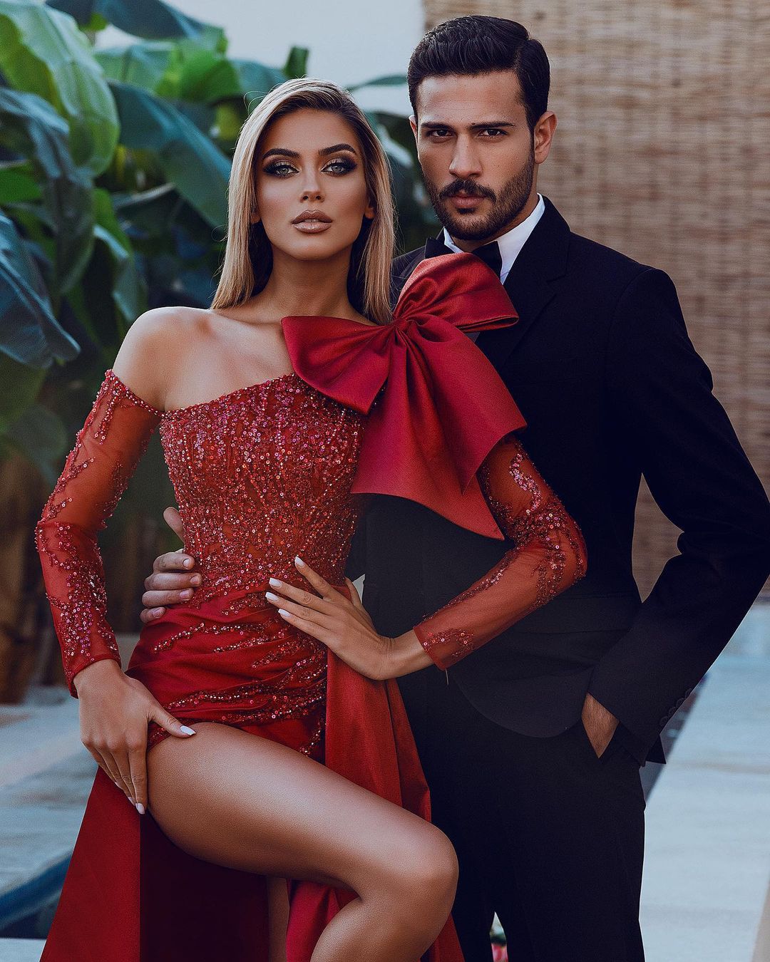 Sexy Long Sleeves Off-the-Shoulder Burgundy Prom Dress Sequins With Split