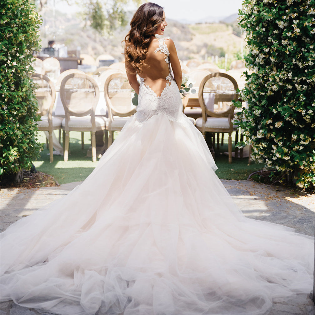 Sexy Mermaid Open Back Wedding Dresses New Lace  Bridal Gown with Long Train