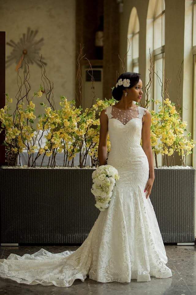 Sexy Mermaid  Vintage Wedding Dress with Special Lace Beading Sheer Back Wedding Gowns BA3413