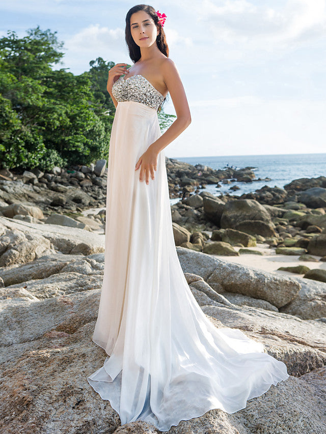 Sexy Sheath Beach Wedding Dresses Sweetheart Chiffon Strapless Backless Bridal Gowns Sweep Train