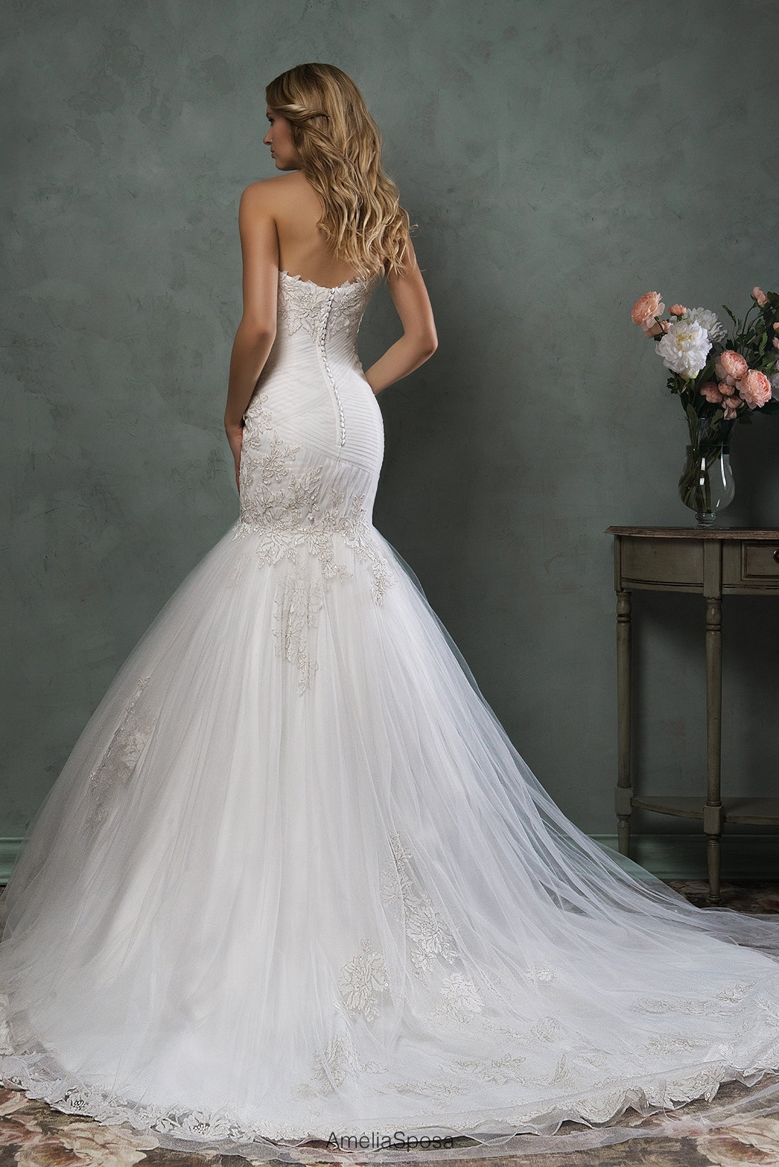 Sexy Tulle Sweetheart Ruffles Bridal Gown Latest Lace Applique Custom Made  Wedding Dress