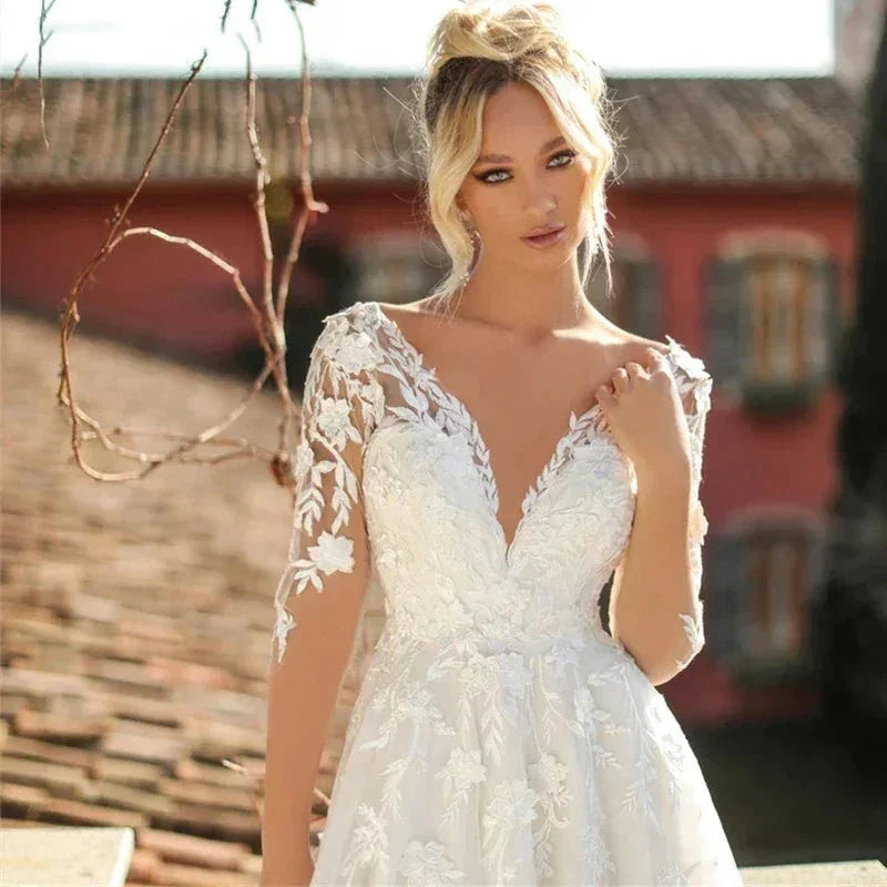 Sexy V Neck Bridal Dresses Long Sleeves Lace Appliques Wedding Gowns For Women Backless Vestidos Robe Noiva Mariage Customized (ZD14154)