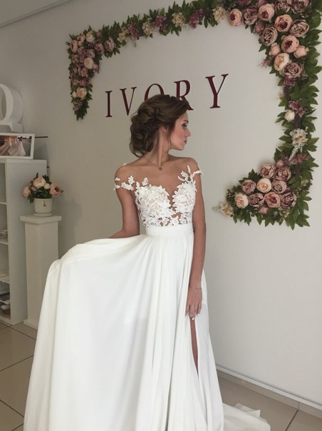 Short Sleeve A-Line Chiffon Summer Beach Wedding Dresses Split Lace Applique Beach Bridal Gowns BA3033