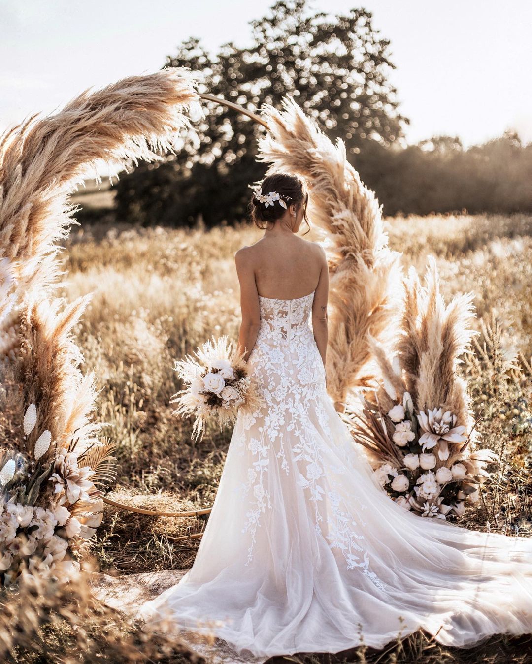 Simple Strapless Sweetheart Tulle Lace Beach Wedding Dress Online