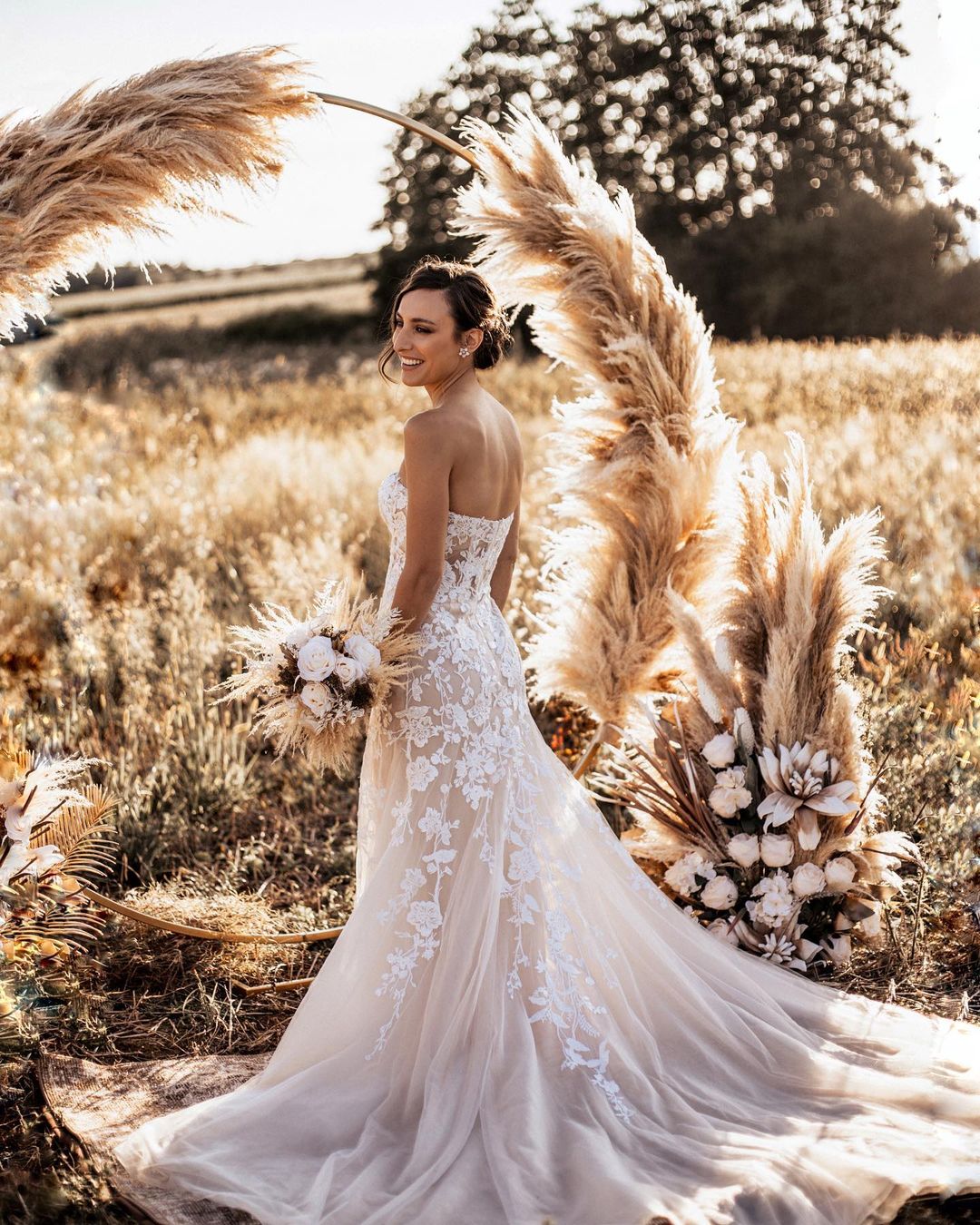 Simple Strapless Sweetheart Tulle Lace Beach Wedding Dress Online