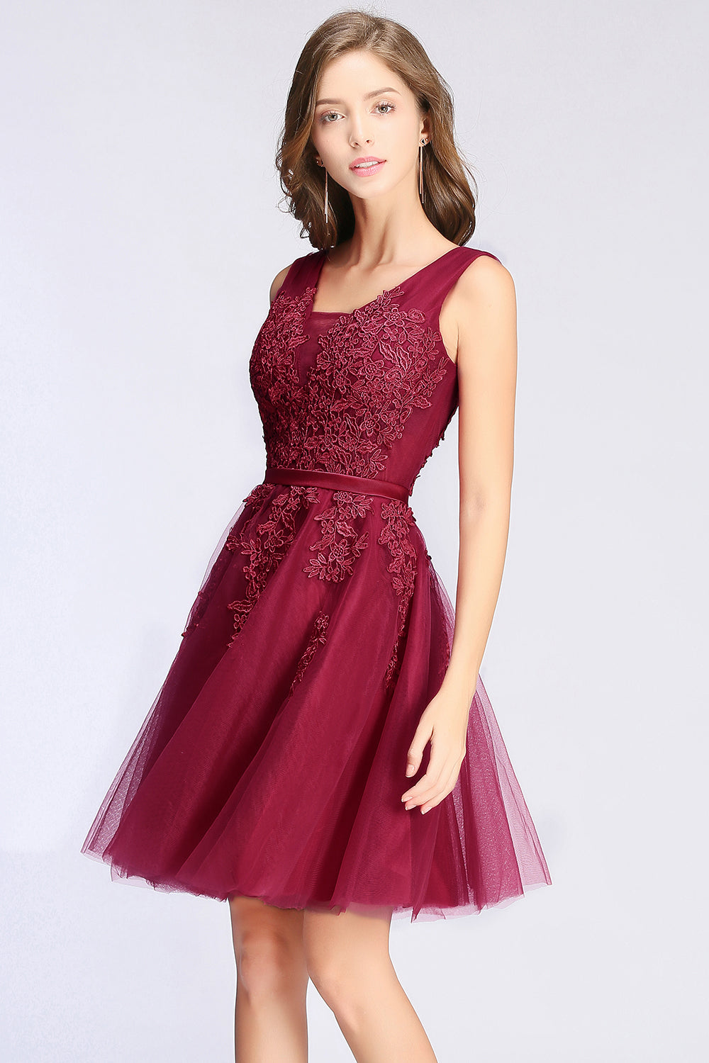 Sleeveless Appliques Tulle Lace V-Neck Knee Length Dress
