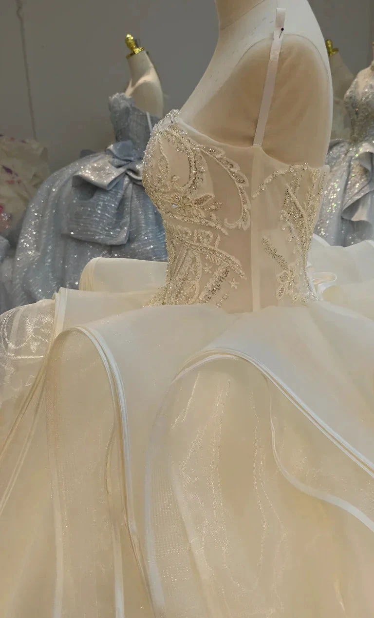 Romantic Sweetheart Strapless Ball Gown Wedding Dress with Crystal Floral Embroidery & Tulle Ruffles Ye-2023 (ZD16804)