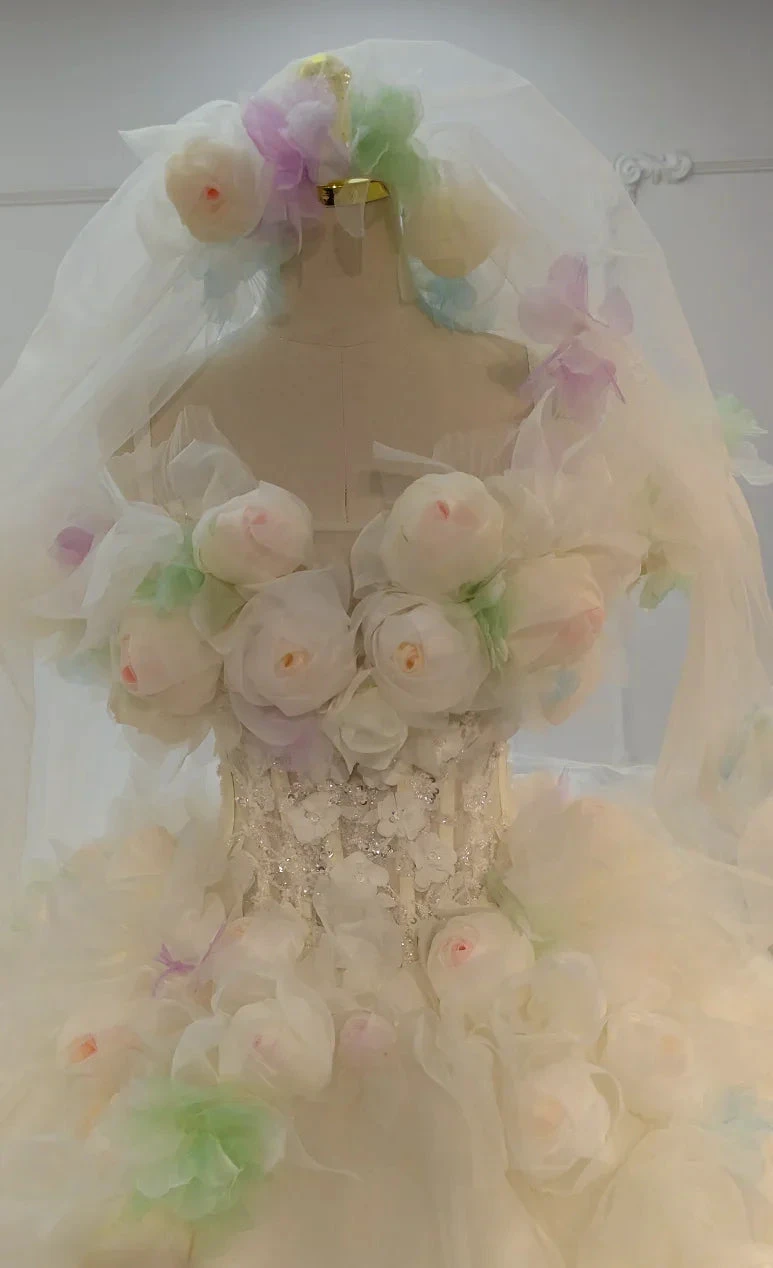 Whimsical Sweetheart Ball Gown Wedding Dress with 3D Pastel Florals & Sheer Tulle Train Ye-2039 (ZD16831)
