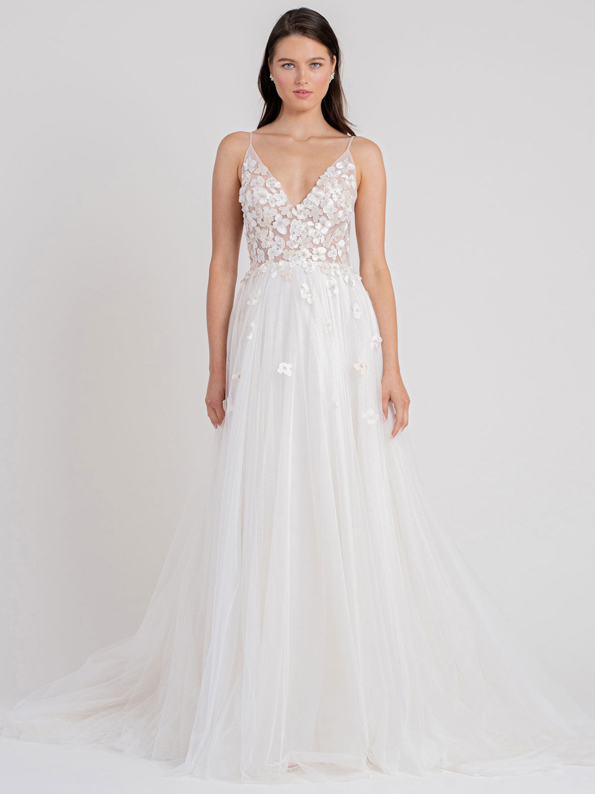 Spaghetti Straps V Neck Tulle Zipper A-Line Wedding Dresses With Lace