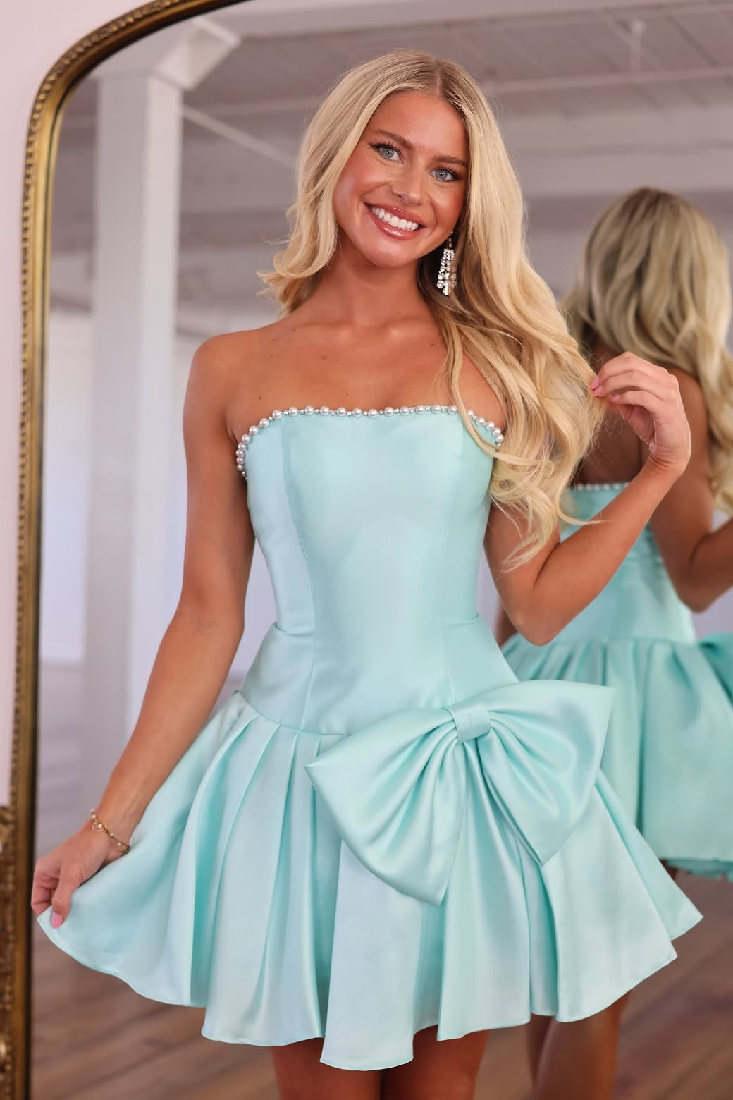 Suzhoufashion Strapless Satin Homecoming Dresses Mini Cocktail Dresses with Oversized Waist Bow
