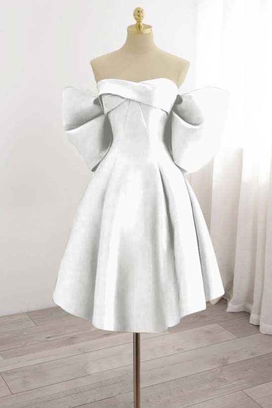 Strapless Sleeveless Short Homecoming Dress With Bowknot Pleated