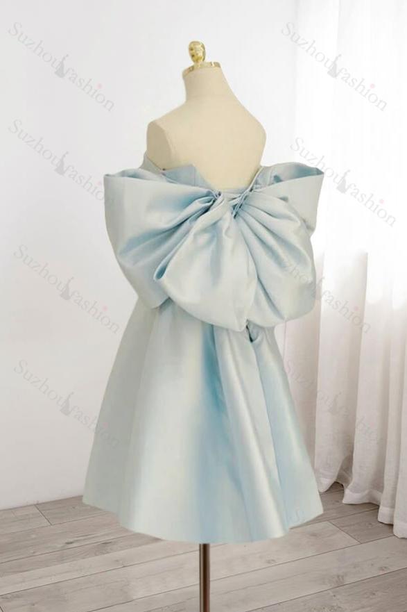 Strapless Sleeveless Short Homecoming Dress With Bowknot Pleated
