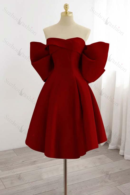 Strapless Sleeveless Short Homecoming Dress With Bowknot Pleated