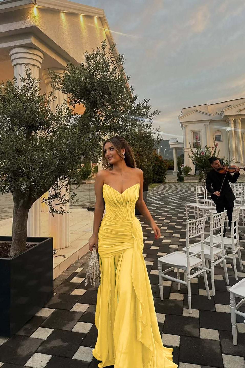 Strapless V Neck Sleeveless Long Evening Formal Dress With Pleated Ruffle