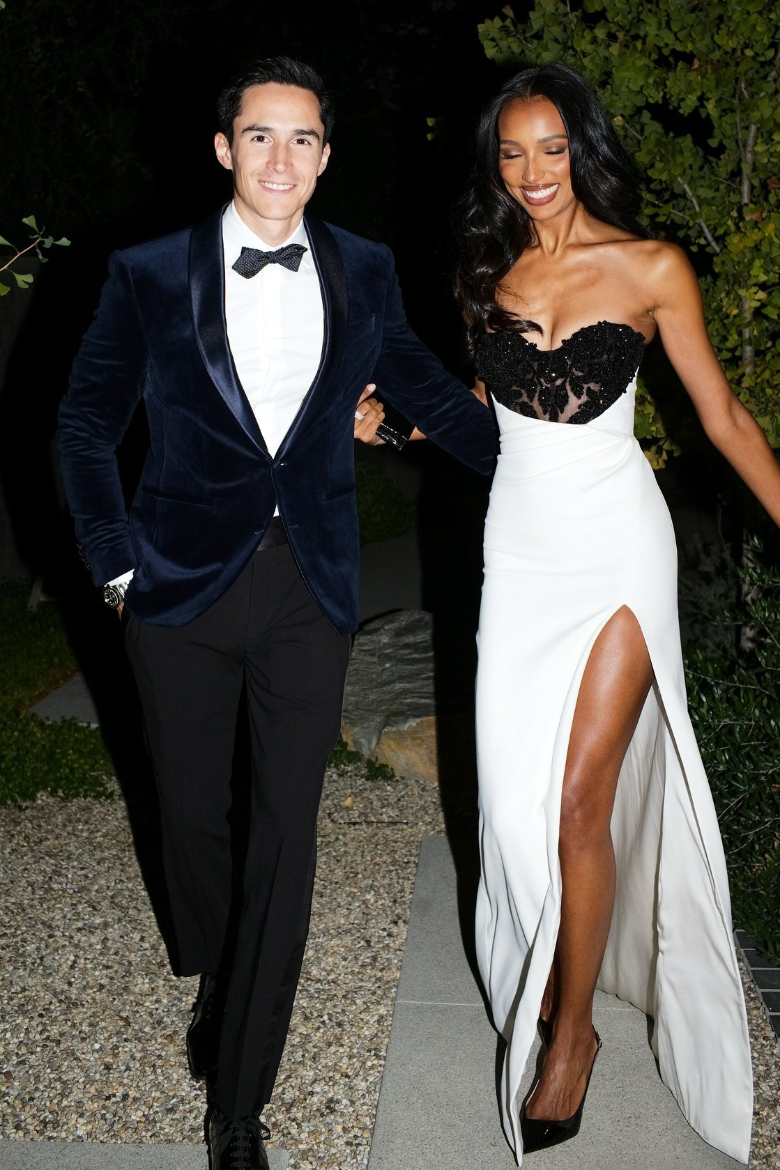 Stunning Sheath Sweetheart White Long Prom Dress with Appliques - View 6 | VelvetHem
