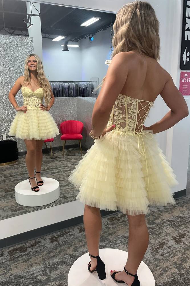 Red A-Line Sweeteart Lace Up Back Short Tulle Homecoming Dress