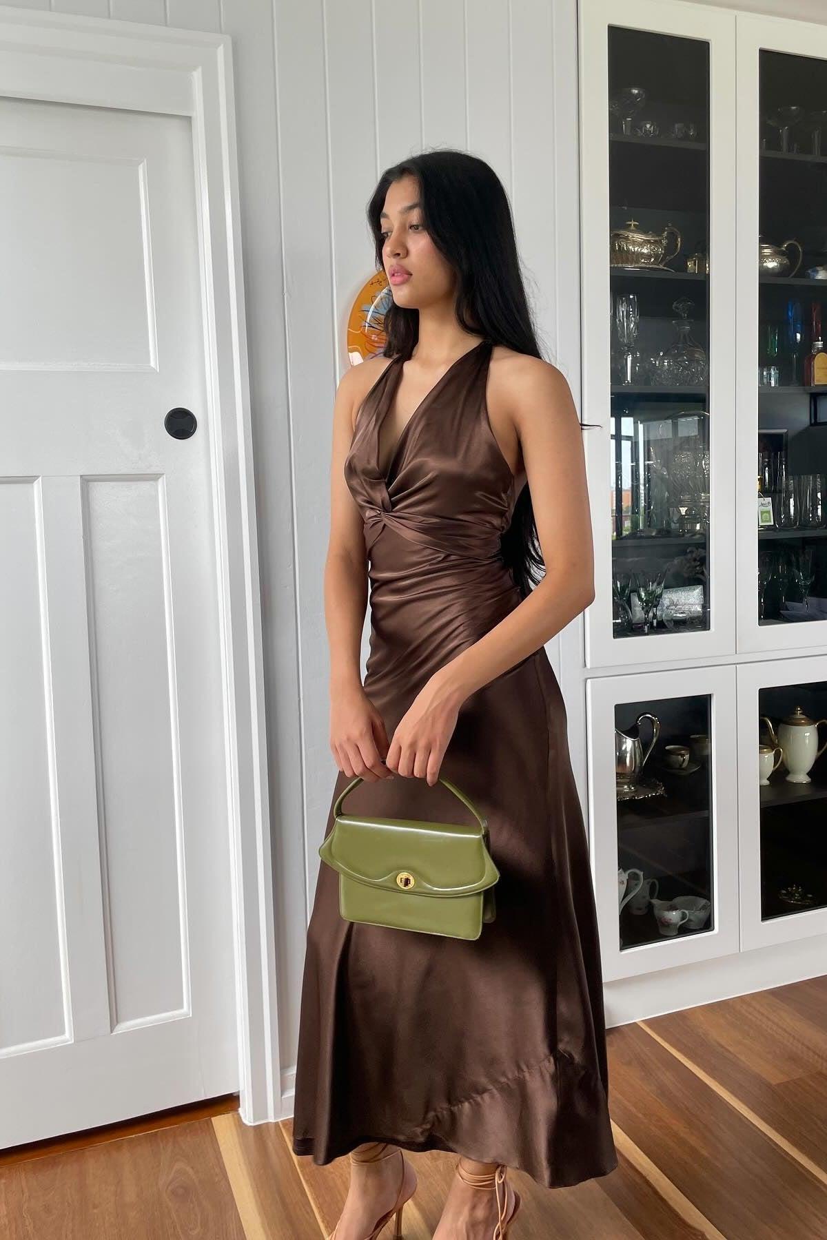 Suzhoufashion Stylish Sheath V Neck Green Long Party Dress With Open Back Bowknot Formal Evening Gown