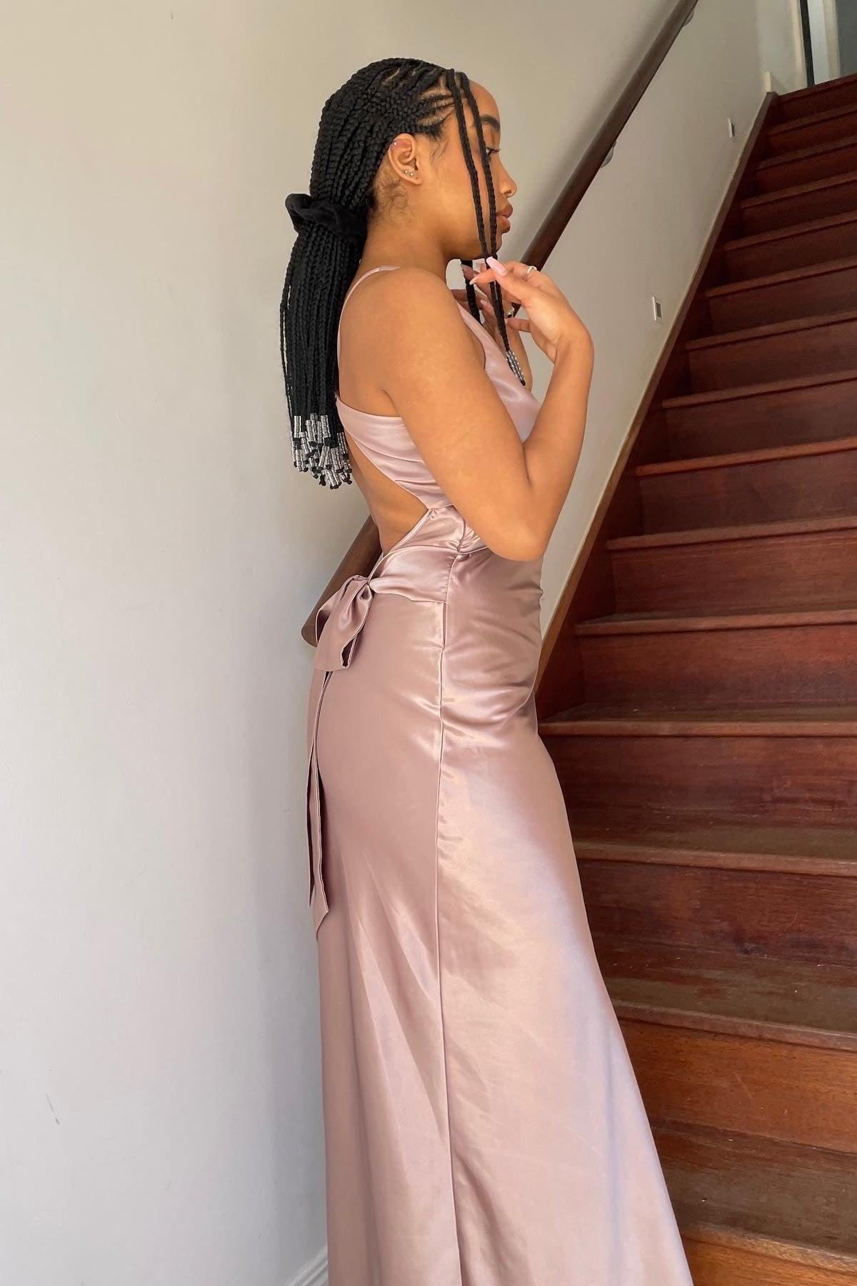 Suzhoufashion Stylish Sheath V Neck Green Long Party Dress With Open Back Bowknot Formal Evening Gown
