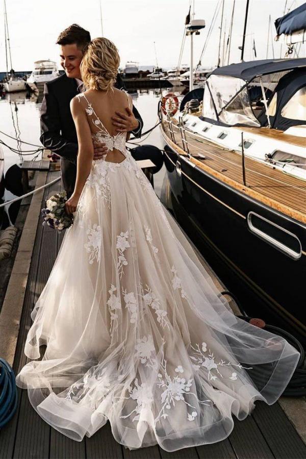 Stylish V-Neck A-line Beach Wedding Dress Tulle Floral Lace Sleeveless Beach Bridal Dress