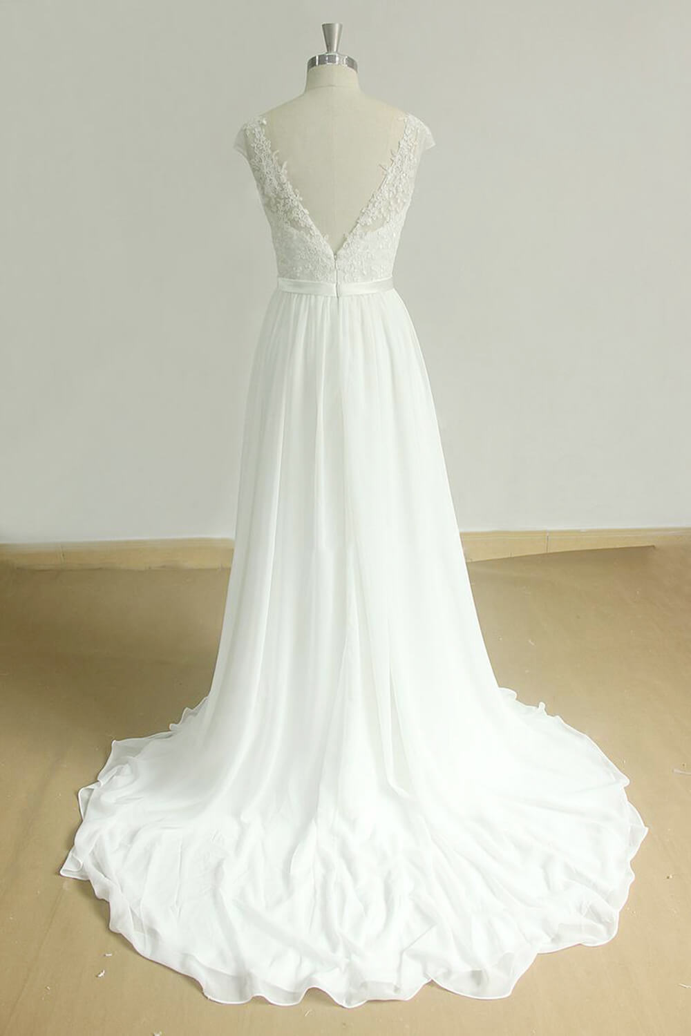 Stylish White Chiffon Lace Wedding Dress | Jewel Sleeveless Bridal Gowns