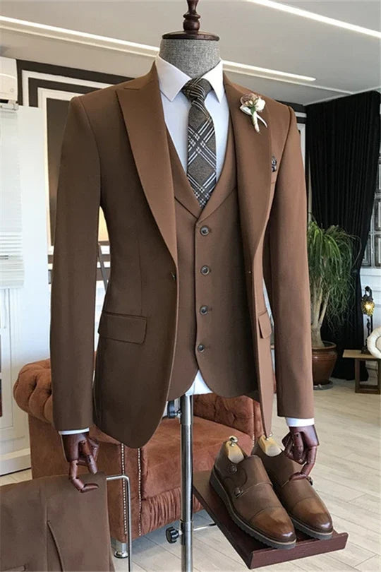 Suzhoufashion Brown Peaked Lapel Three Pieces Men Suits