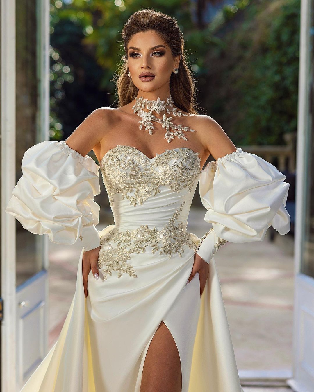 Suzhoufashion Glamorous Long A-Line Sleeveless Strapless Satin Wedding Dresses With Applique BC16521