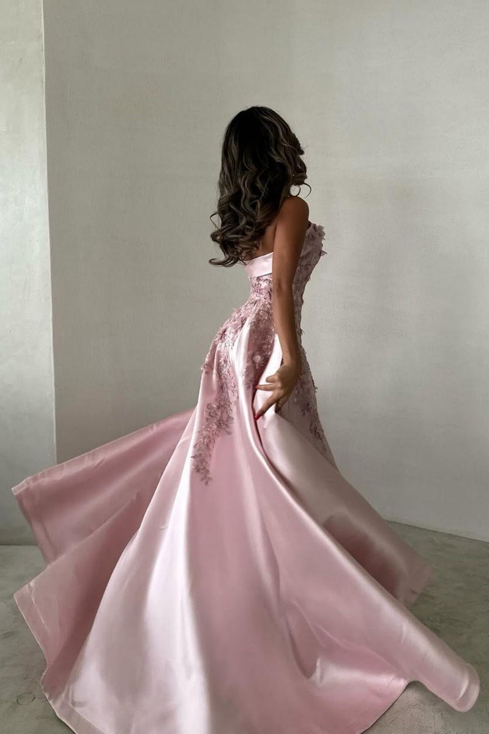 Suzhoufashion Luxurious A-Line Strapless Satin Pink Party Dress With Court Train Appliques Formal Evening Gown