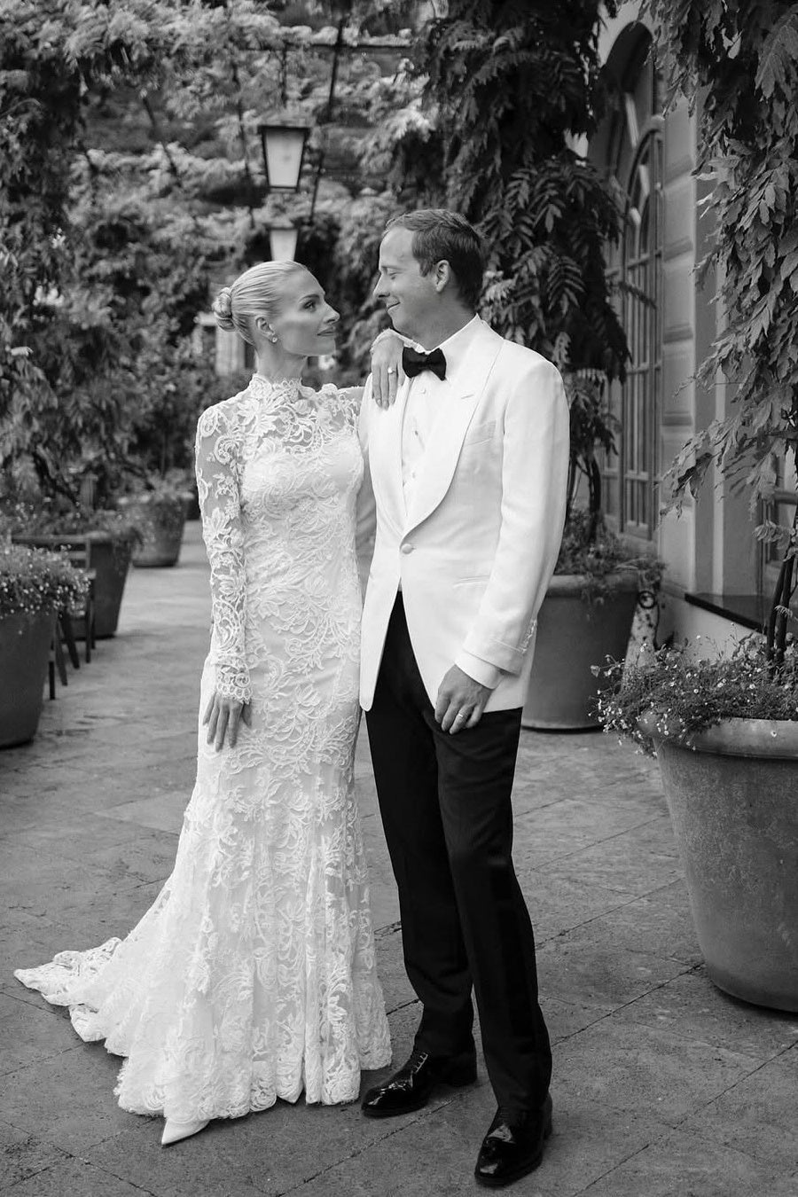 Suzhoufashion Mermaid Beach Wedding Dress Long Sleeve High Neck Lace Bridal Gown