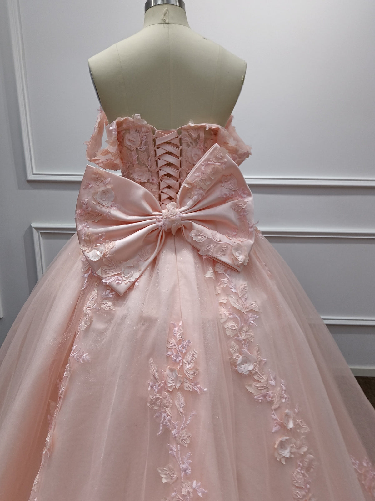 Suzhoufashion Pink Quinceanera Dress Lace Appliques Ball Gown Off the Shoulder Sweet 16 Dress