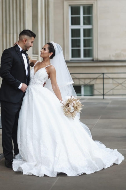 Suzhoufashion Princess White Wedding Dresses With Lace A-line V-neck Sleeveless