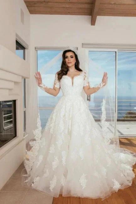 Sweetheart A-Line Floor-Length Appliques Wedding Dress with Tulle (ZD15721)