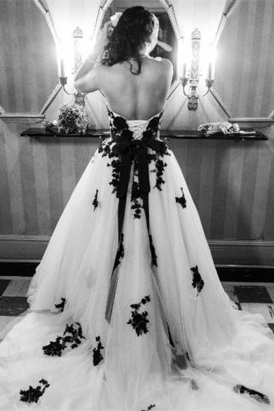 Sweetheart Black and White Tulle Wedding Dress Bowknot Custom Made Lace-Up Bridal Gown
