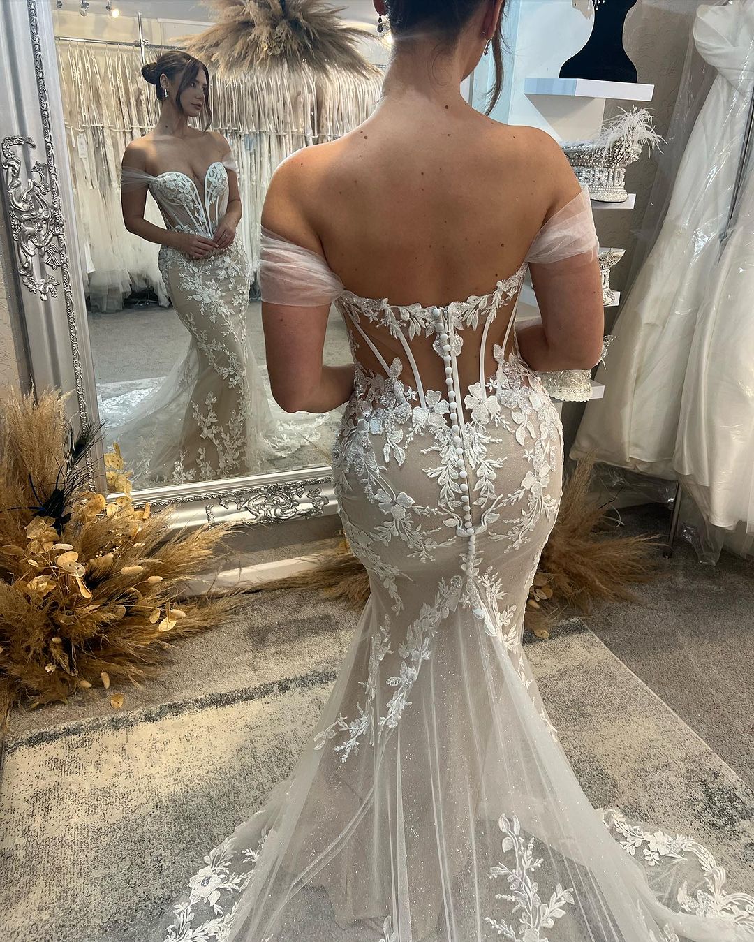 Sweetheart Long Mermaid Off-the-shoulder Glitter Appliqué Wedding Dress (ZD17464)